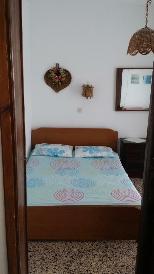 Grigorios Apartments Vrasná Buitenkant foto