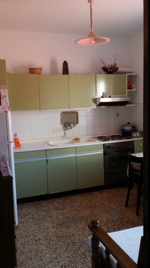 Grigorios Apartments Vrasná Buitenkant foto