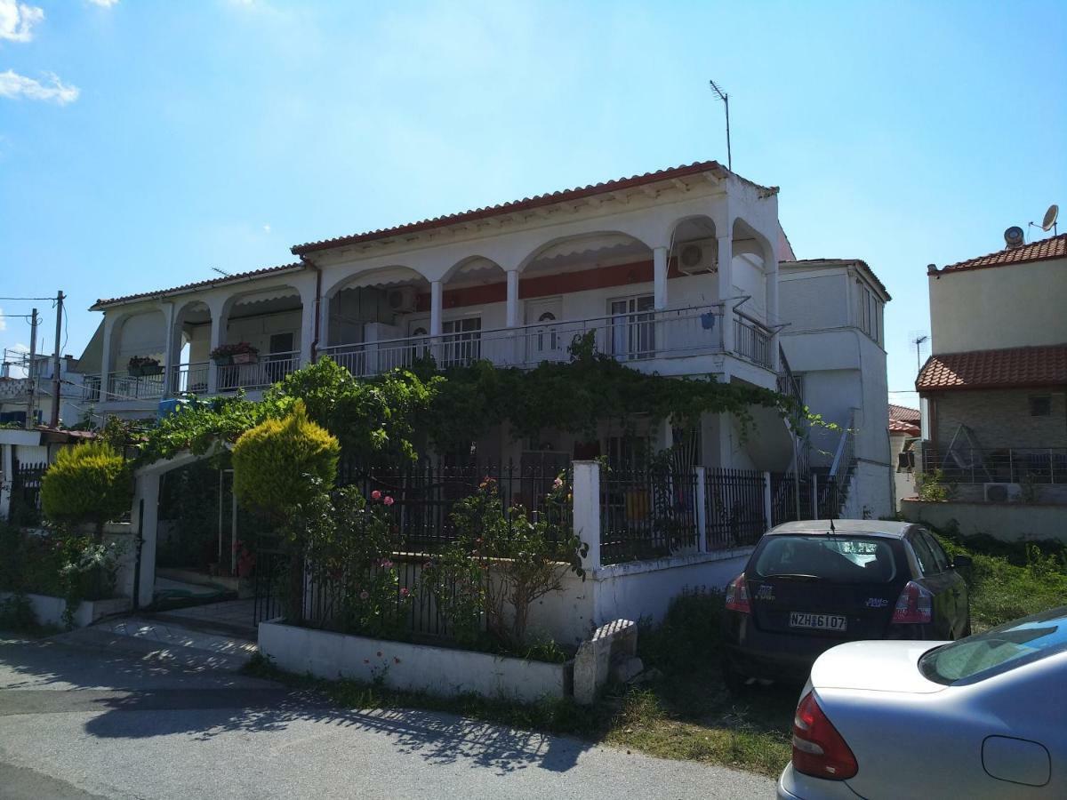 Grigorios Apartments Vrasná Buitenkant foto