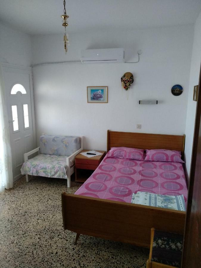 Grigorios Apartments Vrasná Buitenkant foto